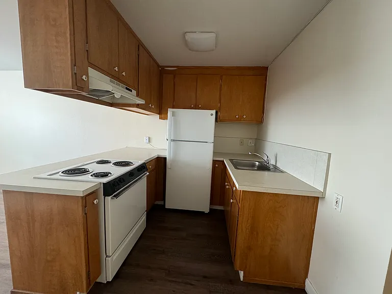 2826 Telegraph Ave — Photo 4