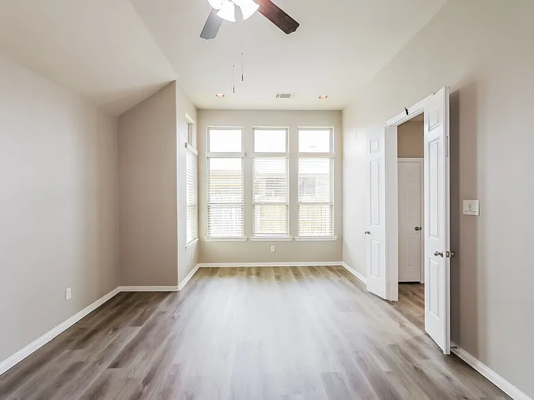 29023 Oldfield Ct — Photo 11