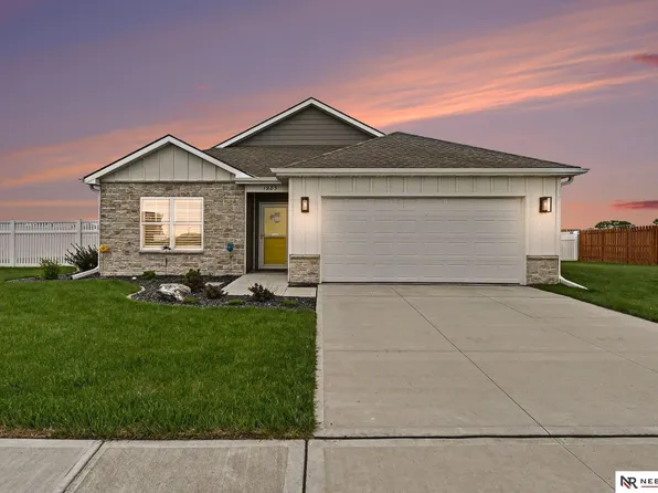 1985 Kara Way #Sweeec, Fremont, NE 68025