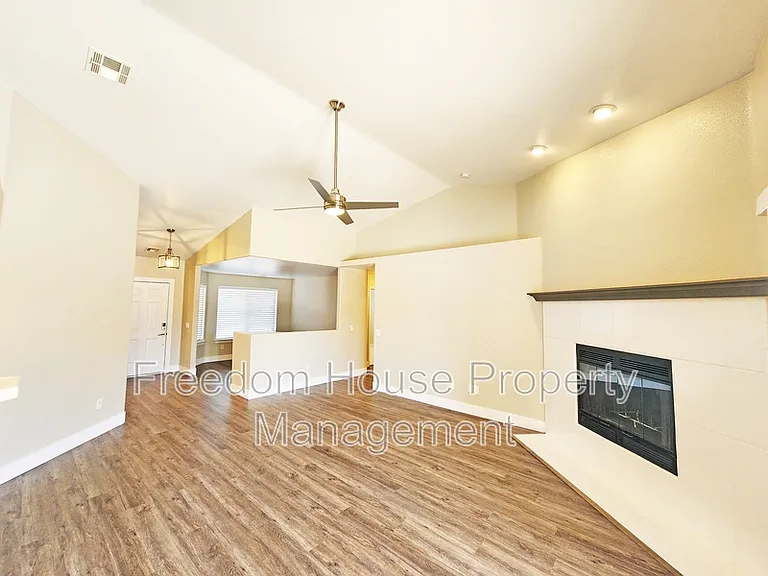 4591 Stoneham St — Photo 5