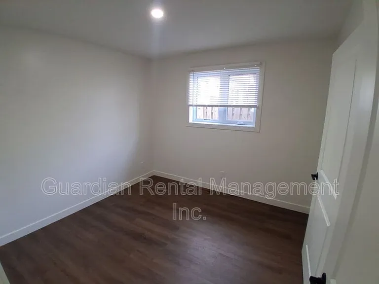 577 Syndicate Ave S — Photo 7