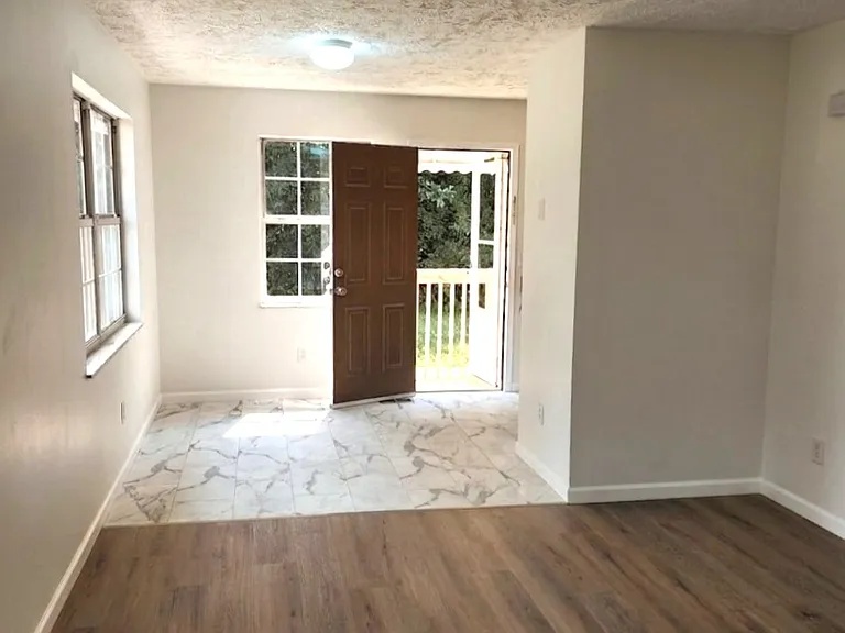 111 Wooddale St #111 — Photo 6