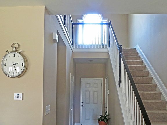 4th image of 4749 Larkhill Ln