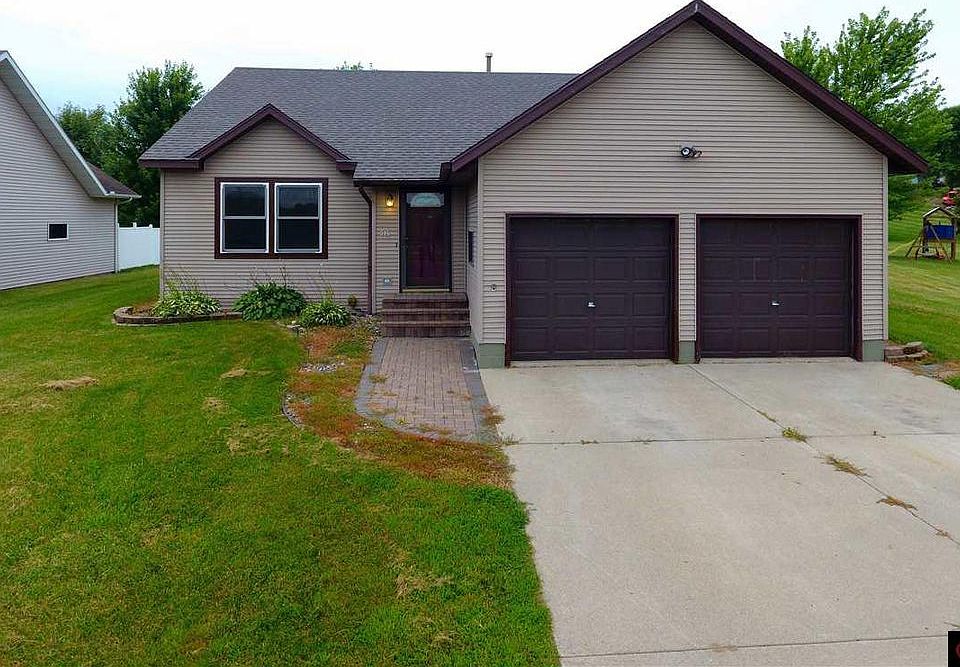1st image of 545 E Rolling Hills Dr