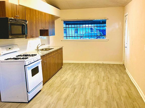 Kitchen &Dining Area