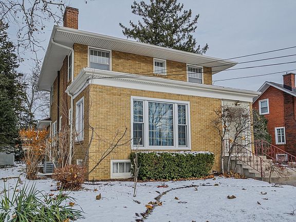 3rd image of 205 E Jefferson Ave