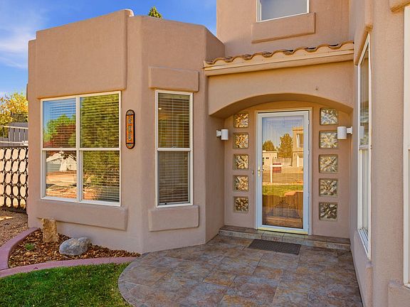 5th image of 608 Posada Ct SE