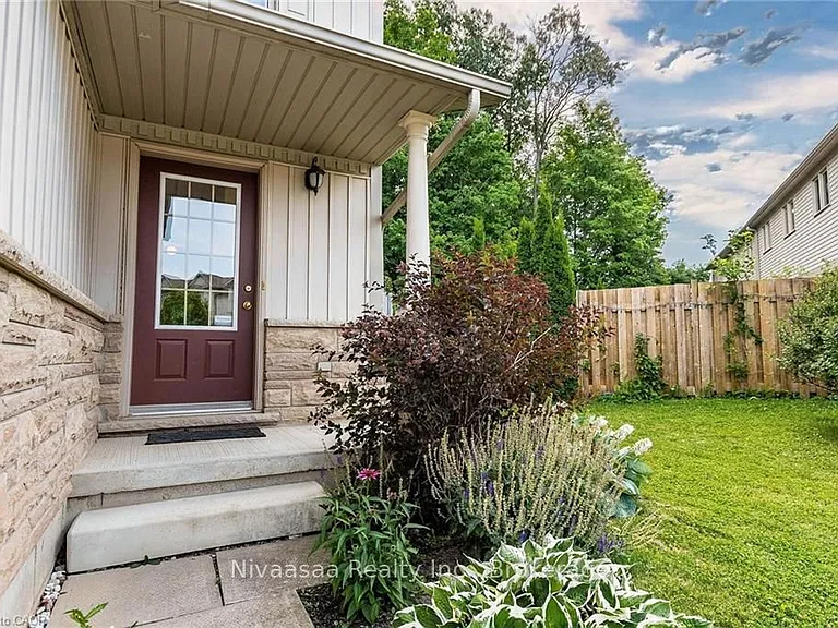 110 Activa Ave #D21 — Photo 1