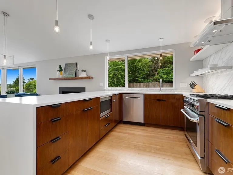 3710 W Armour Pl — Photo 2