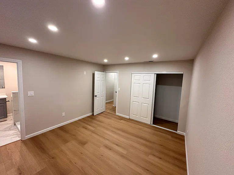 133 Mossglen Cir — Photo 8