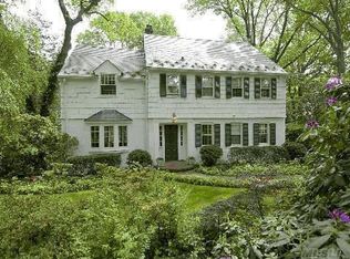 90 Abbey Rd, Manhasset, NY 11030