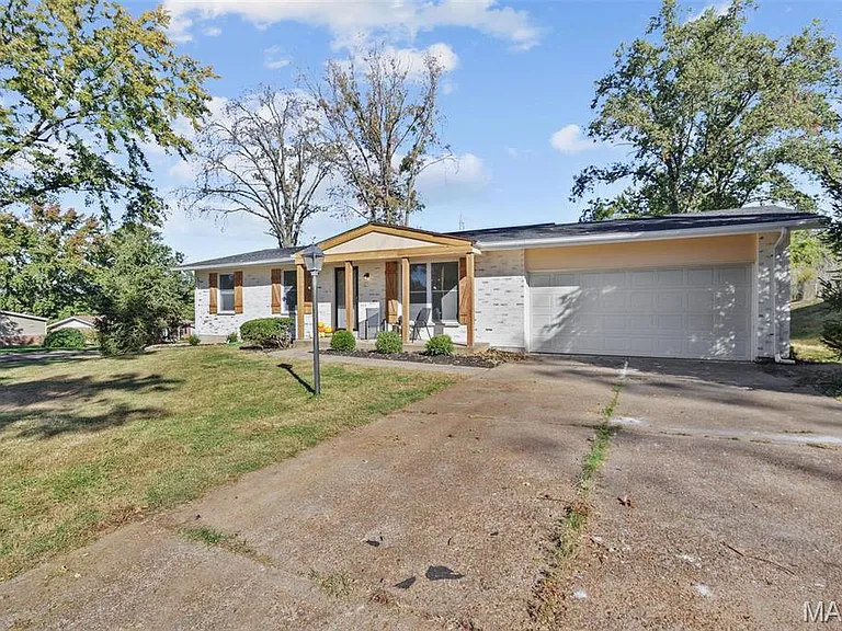 12191 Lake Meade Dr — Photo 2