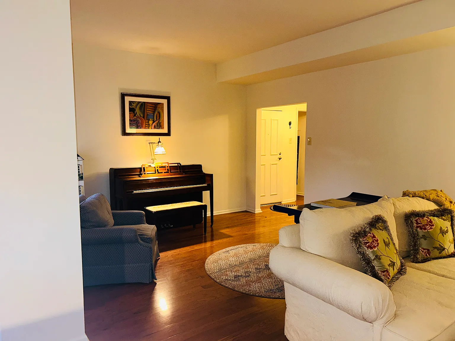 3 bed, 2500 sqft, $2,800 — Photo 3