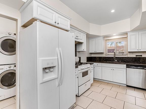 4th image of 13719 Milbank St