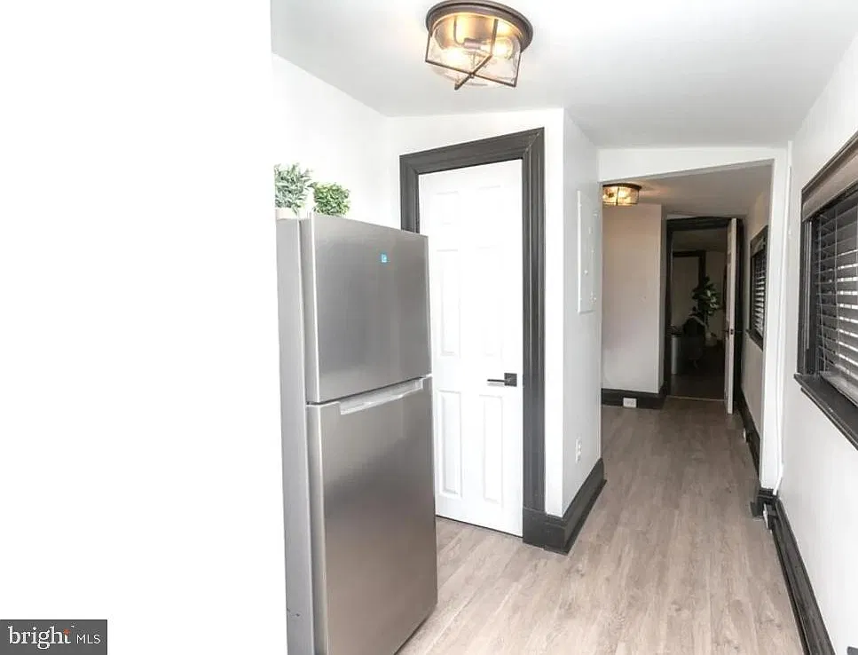 Studio, 1.0 bath, 403 sqft, $1,100 — Photo 4