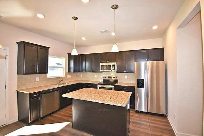 309 Petunia Dr — Photo 5