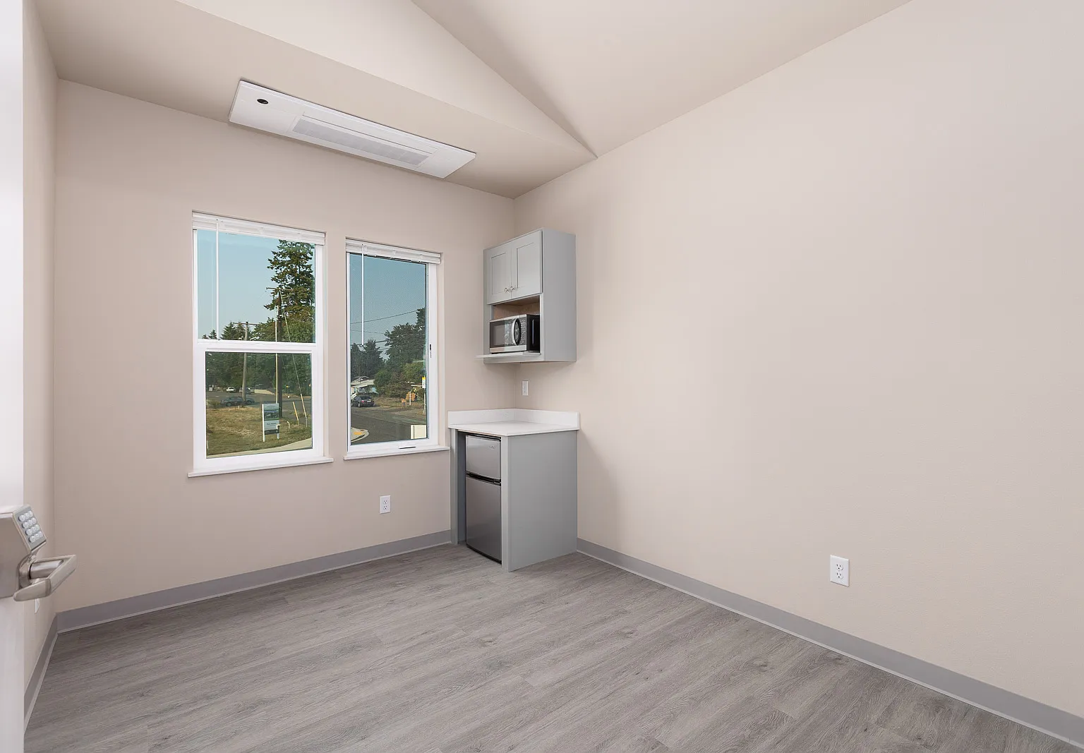 5 bed, 1500 sqft, $1,200 — Photo 4