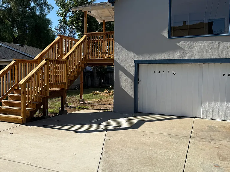 2833 1/2 Sinclair Ave — Photo 1