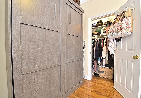 4th image of 2350 Broadway #1031
