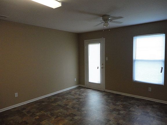3rd image of 901 Westpointe Dr #0