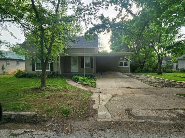 717 S 4th St, Madison, KS 66860
