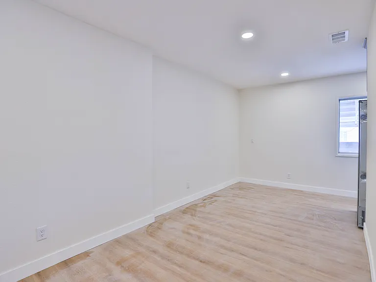 4132 Lynd Ave #B — Photo 14