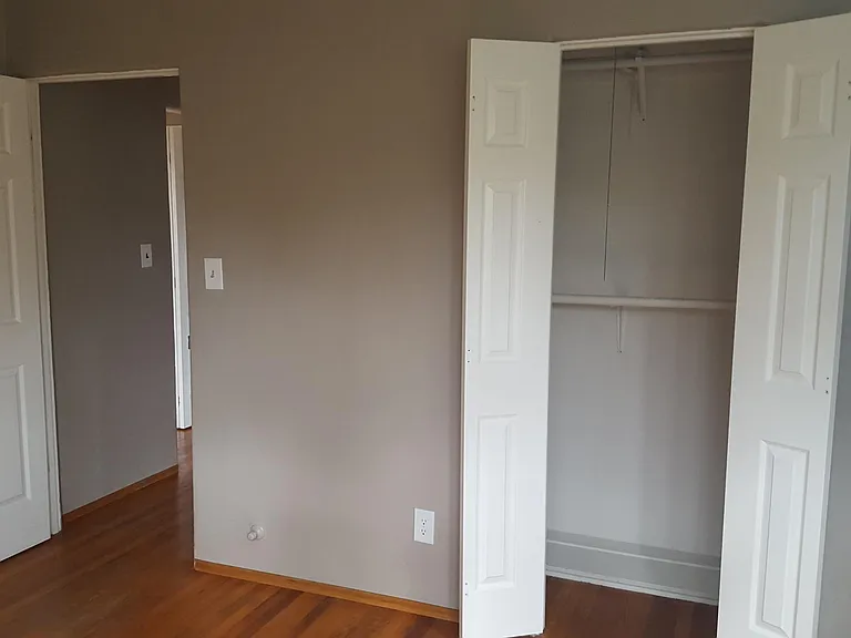 4385 Narragansett Ave — Photo 9