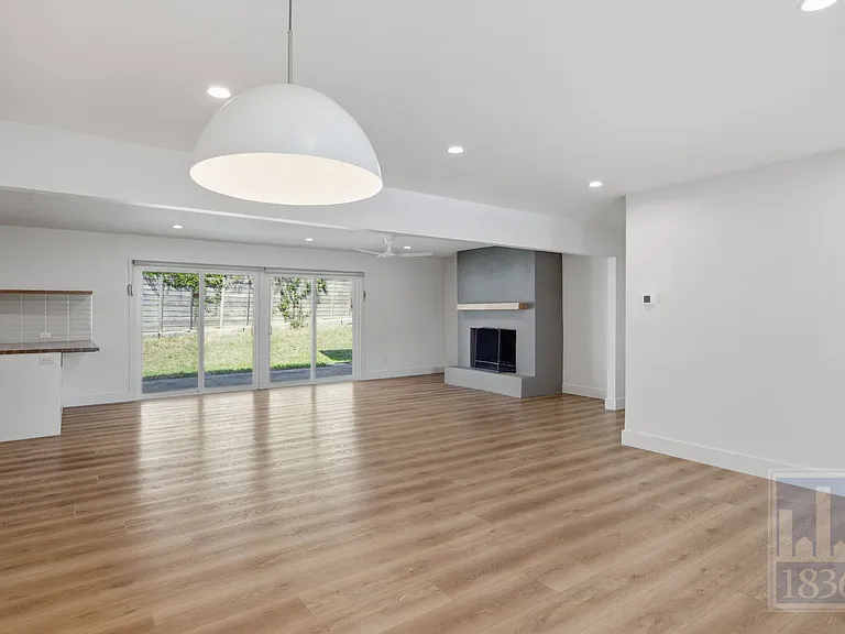 2703 Burleson Rd — Photo 5
