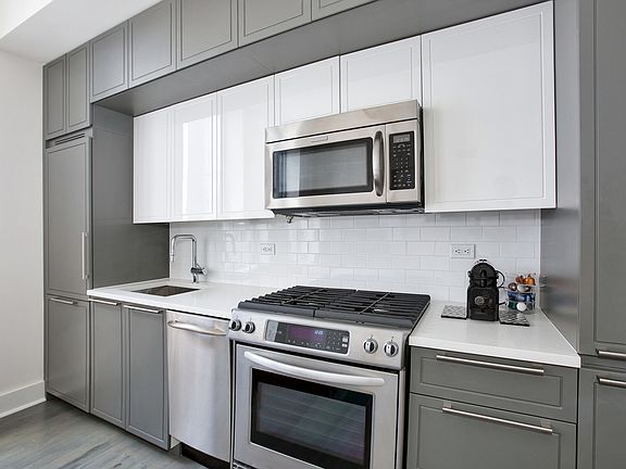 4th image of 416 W 52nd St #308