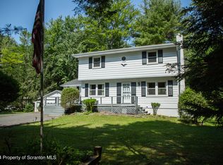 4113 Benner Ct, Pocono Lake, PA 18347