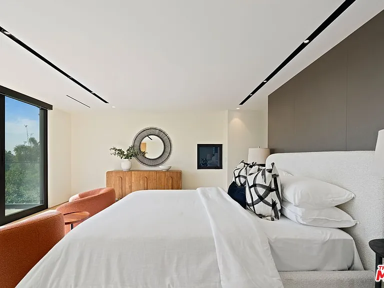 2501 Banyan Dr — Photo 43