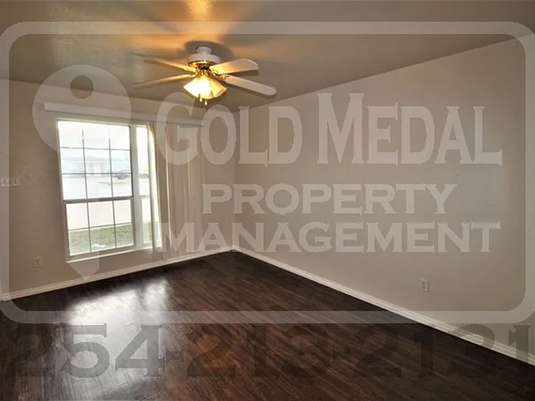4205 Alan Kent Dr — Photo 2