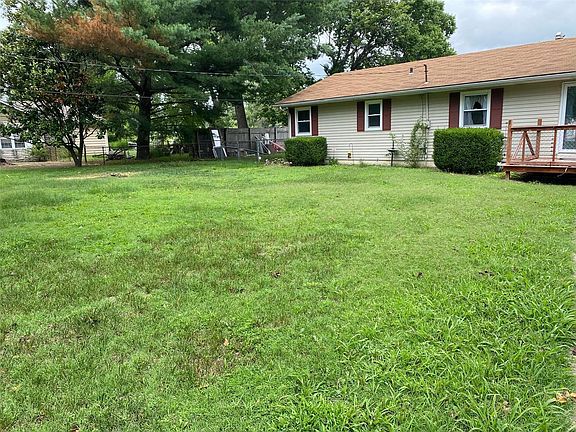 2nd image of 4248 Lake Dr