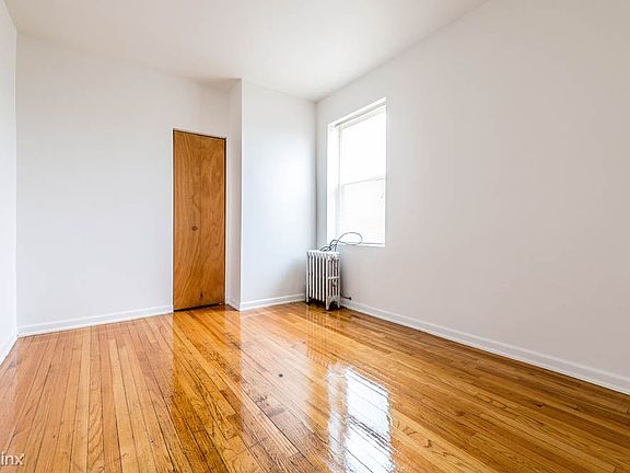 5952-58 W Superior Ave Apartments Chicago Bedroom_1