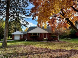 157 Nawakwa Rd, Rochester Hills, MI 48307