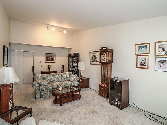 3rd image of 94 Schroder Ln Unit 2
