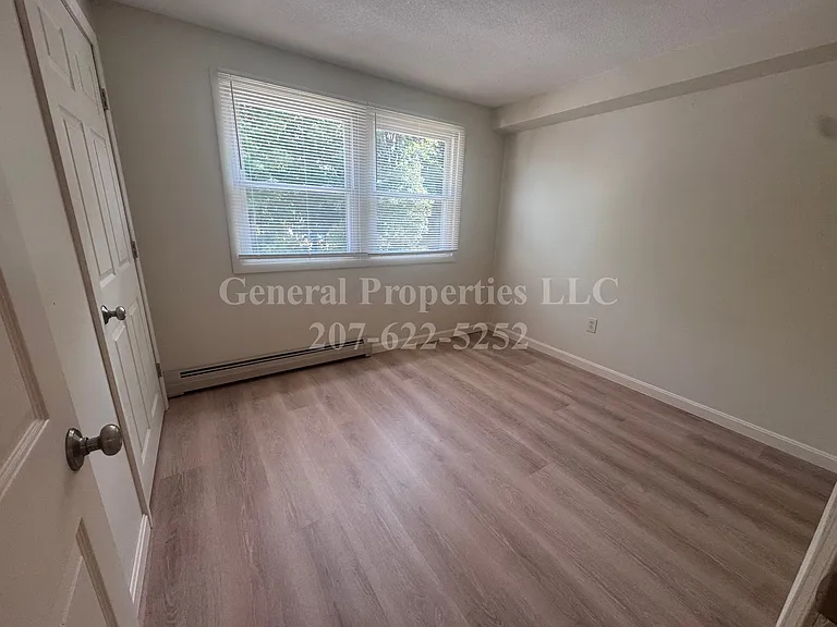 592 Riverside Dr #12 — Photo 10