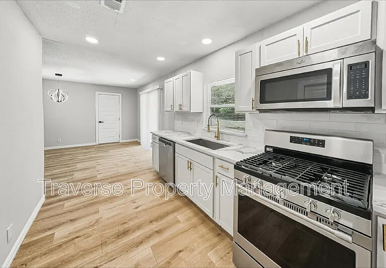 3716 Clotell Dr — Photo 8
