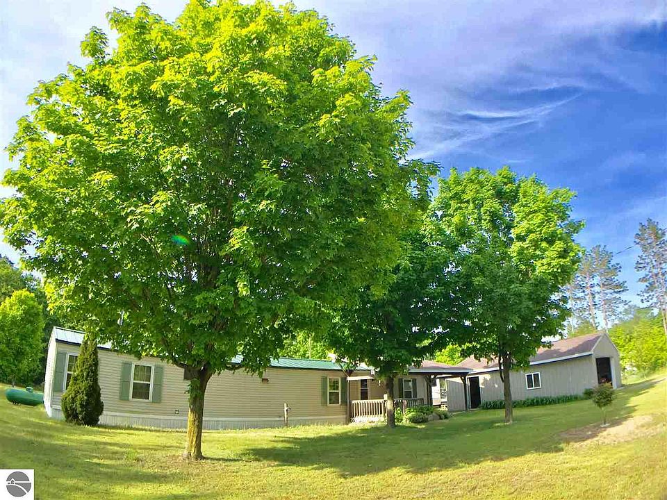 1st image of 5582 Pine Aire Dr