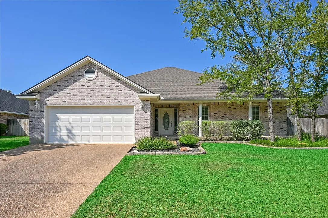 3 bed, 1812 sqft, $2,350 — Photo 1