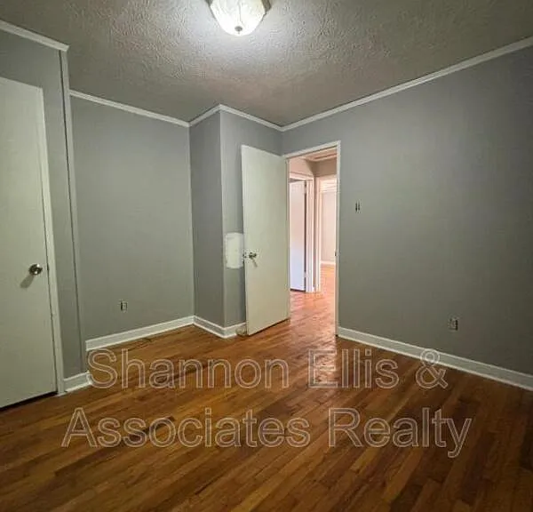 1780 Cahoon St SW — Photo 2