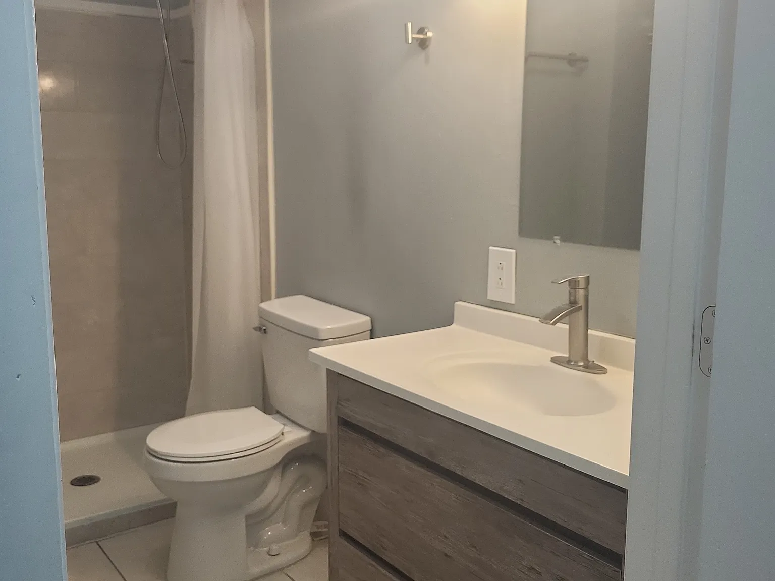 Studio, 1.0 bath, 400 sqft, $1,100 — Photo 4