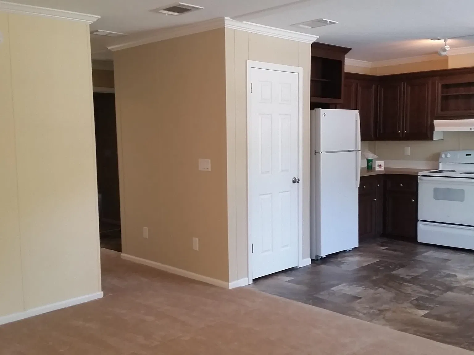 2 bed, 960 sqft, $1,350 — Photo 4