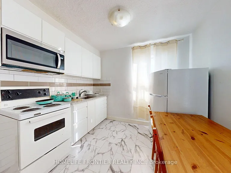 1110 Weston Rd #4 — Photo 4