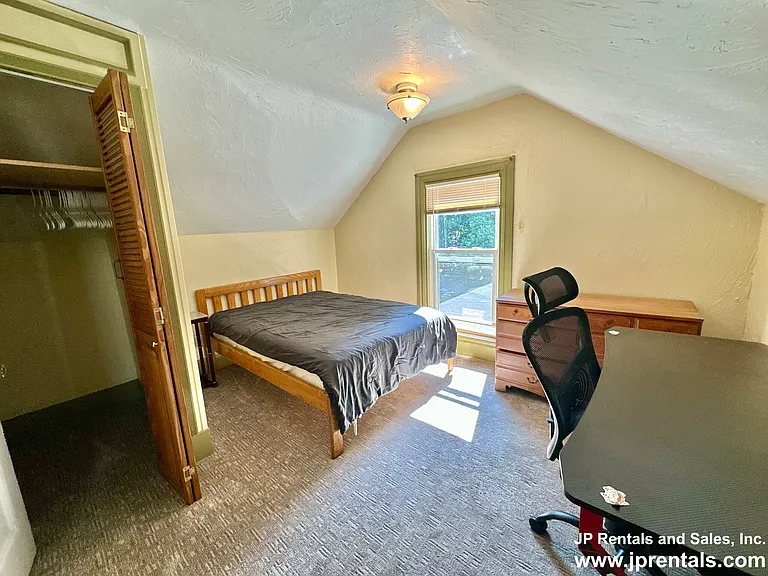 29 Spring Park Ave #2R — Photo 1