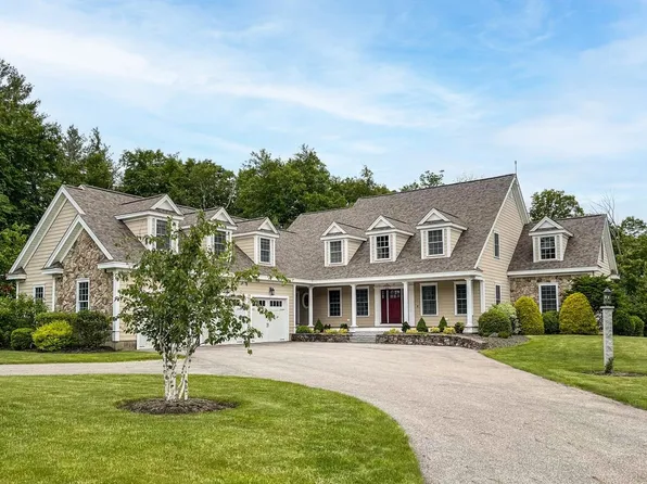 17 Winslow Drive, Atkinson, NH 03811