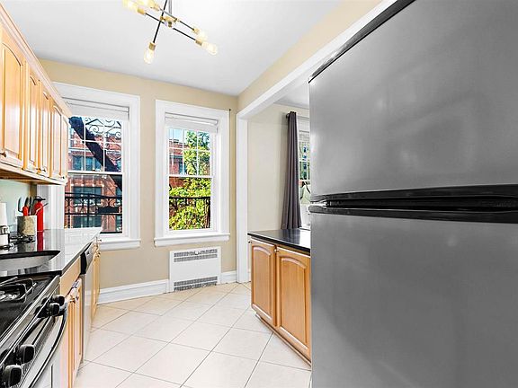 2nd image of 340 Fairmount Ave APT 308