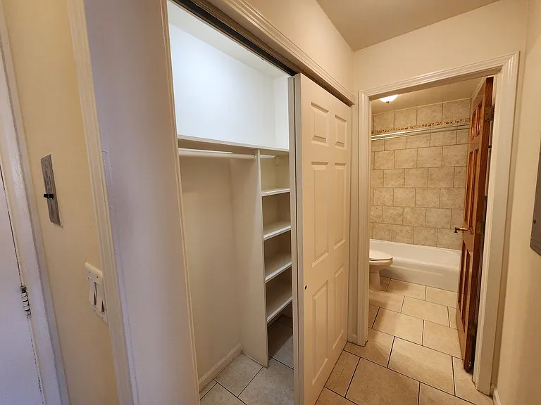 1111 W. Hollywood Ave — Photo 14