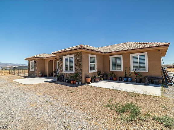 4th image of 2671 E Hacienda St