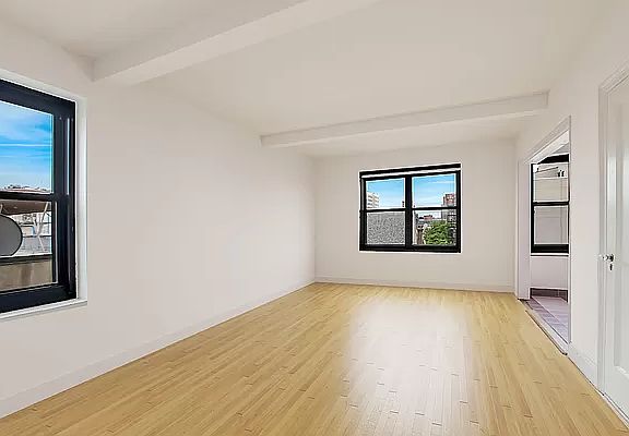 5th image of 300 W 23rd St #8BC